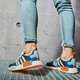 Gyerek sportcipők ADIDAS NMD_R1 J g55501 szín: multicolor