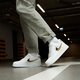 Férfi sportcipők NIKE AIR FORCE 1 '07 LV8 NN dm0117-100 szín: fehér