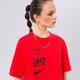 Női póló NIKE PÓLÓ CHI W NK ES VS BOXY TEE NBA dz0196-657 szín: piros