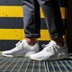 Férfi sportcipők ADIDAS NMD_R1 d96635 szín: fehér