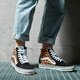 Női tornacipők VANS UA SK8-HI  vn0a4u3c3i61 szín: multicolor