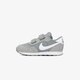 Gyerek sportcipők NIKE MD VALIANT cn8560-001 szín: szürke