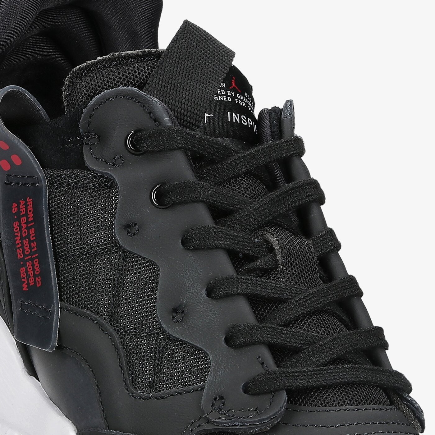 Férfi sportcipők JORDAN MA2 cv8122-006 szín: fekete