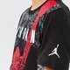 Gyerek póló JORDAN PÓLÓ JM DISTRESS TEE BOY 95a605-023 szín: fekete
