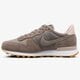 Női sportcipők NIKE W INTERNATIONALIST 828407-205 szín: barna