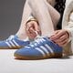 Női sportcipők ADIDAS GAZELLE INDOOR W hq8717 szín: kék