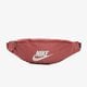 Női övtáska NIKE ÖVTÁSKA NIKE SPORTSWEAR HERITAGE ba5750-689 szín: korall