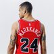 Férfi póló NIKE TANK CHICAGO BULLS MARKKANEN SWINGMAN ICON 2020 NBA cw3660-658 szín: piros