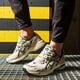Férfi sportcipők ASICS GEL-1090 1021a385200 szín: bézs