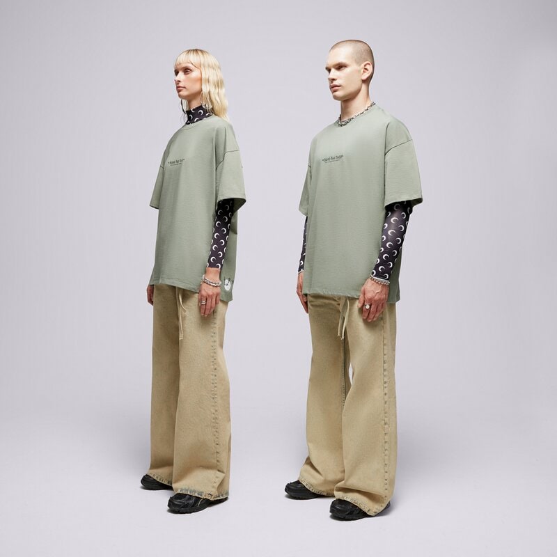 S.NOW JOB SIZEER PÓLÓ “BLANK PAGE” OLIVE