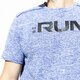 Férfi póló UNDER ARMOUR PÓLÓ SS RUN FRONT GRAPHIC SS 1316844-574 szín: kék