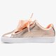 Női sportcipők PUMA BASKET HEART COP 36673003 szín: arany