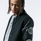 Férfi átmeneti kabát NEW ERA KABÁT NBA PATCH VARSITY JACKET NBA ALL OVER BLK 12123906 szín: fekete