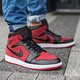 Férfi sportcipők AIR JORDAN 1 MID 554724-610 szín: piros
