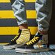 Férfi sportcipők VANS UA SK8-HI  vn0a4bv617e szín: fekete