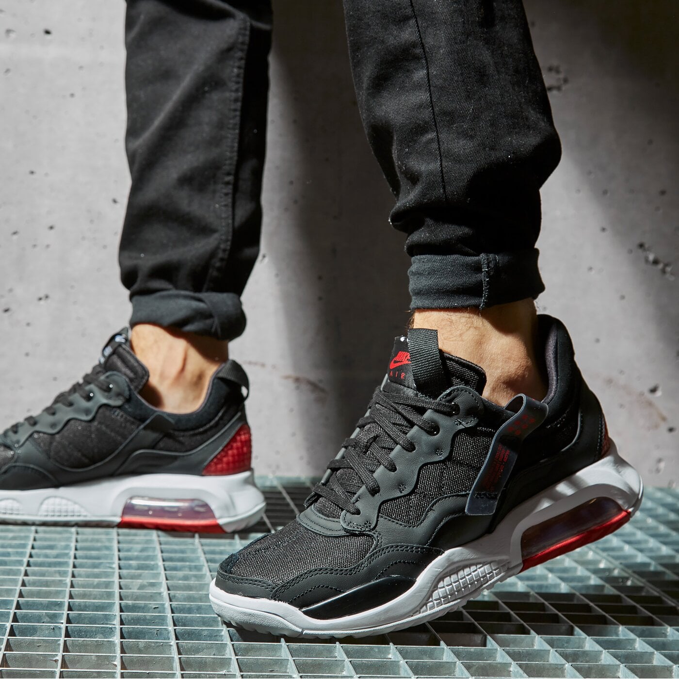 Férfi sportcipők JORDAN MA2 cv8122-006 szín: fekete