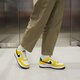 Gyerek sportcipők NIKE AIR FORCE 1 GS fn8008-700 szín: sárga
