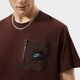Férfi póló NIKE PÓLÓ M NSW SPU DF SS TOP do2625-205 szín: barna