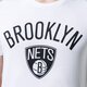 Férfi póló NEW ERA PÓLÓ SS NBA TOP 6 BROOKLYN NETS BROOKLYN NETS WHI 11530756 szín: fehér