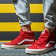 Férfi sportcipők VANS UA SK8-HI  vn0a4bv618n1 szín: piros