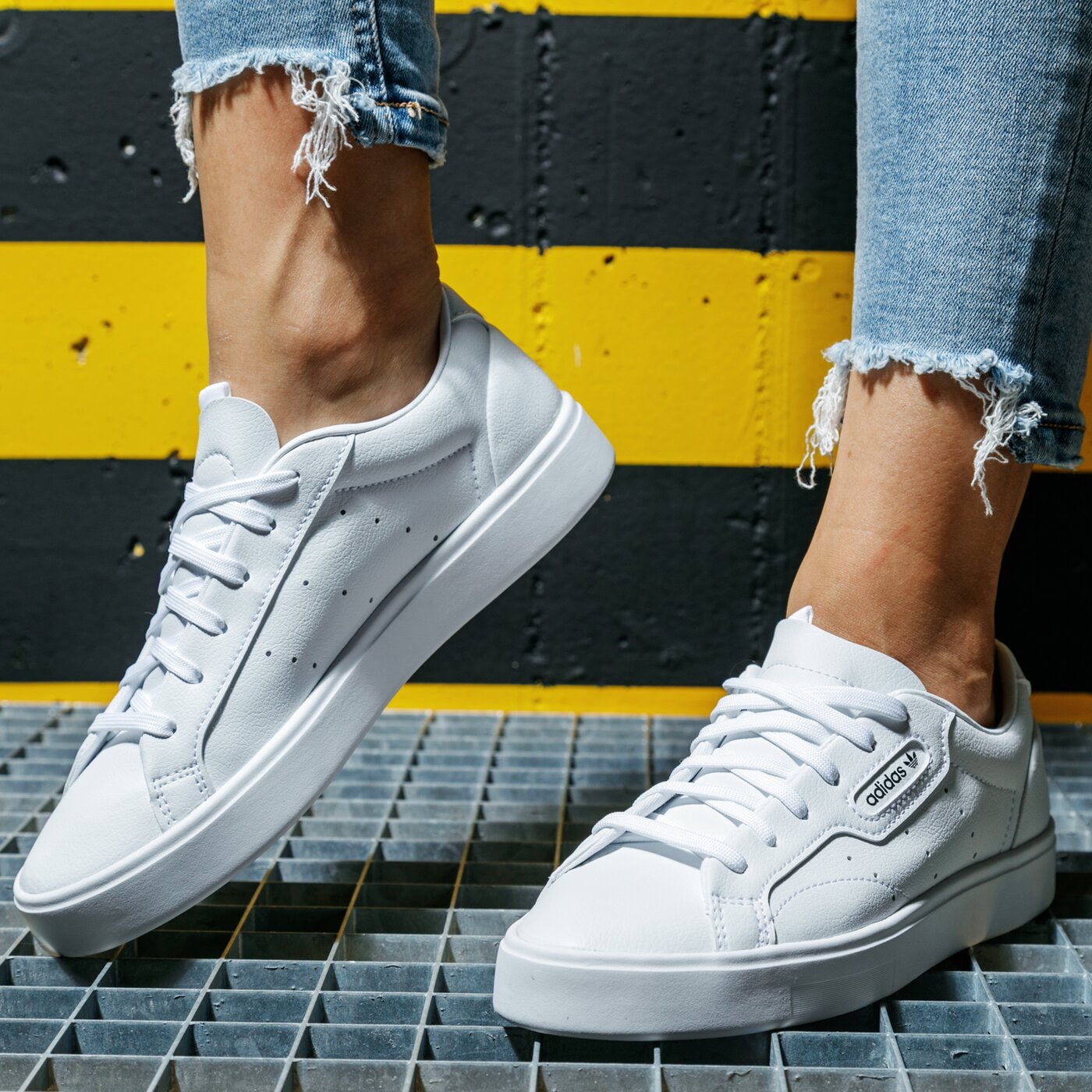 ADIDAS SLEEK W VEGAN FX7761 FEHÃR 16 990,00 Ft! LegendÃ¡s TornacipÅ NÅi CipÅ adidas a Sizeer Ã¼zletben