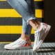 Női tornacipők ADIDAS SLEEK W eg7876 szín: fehér