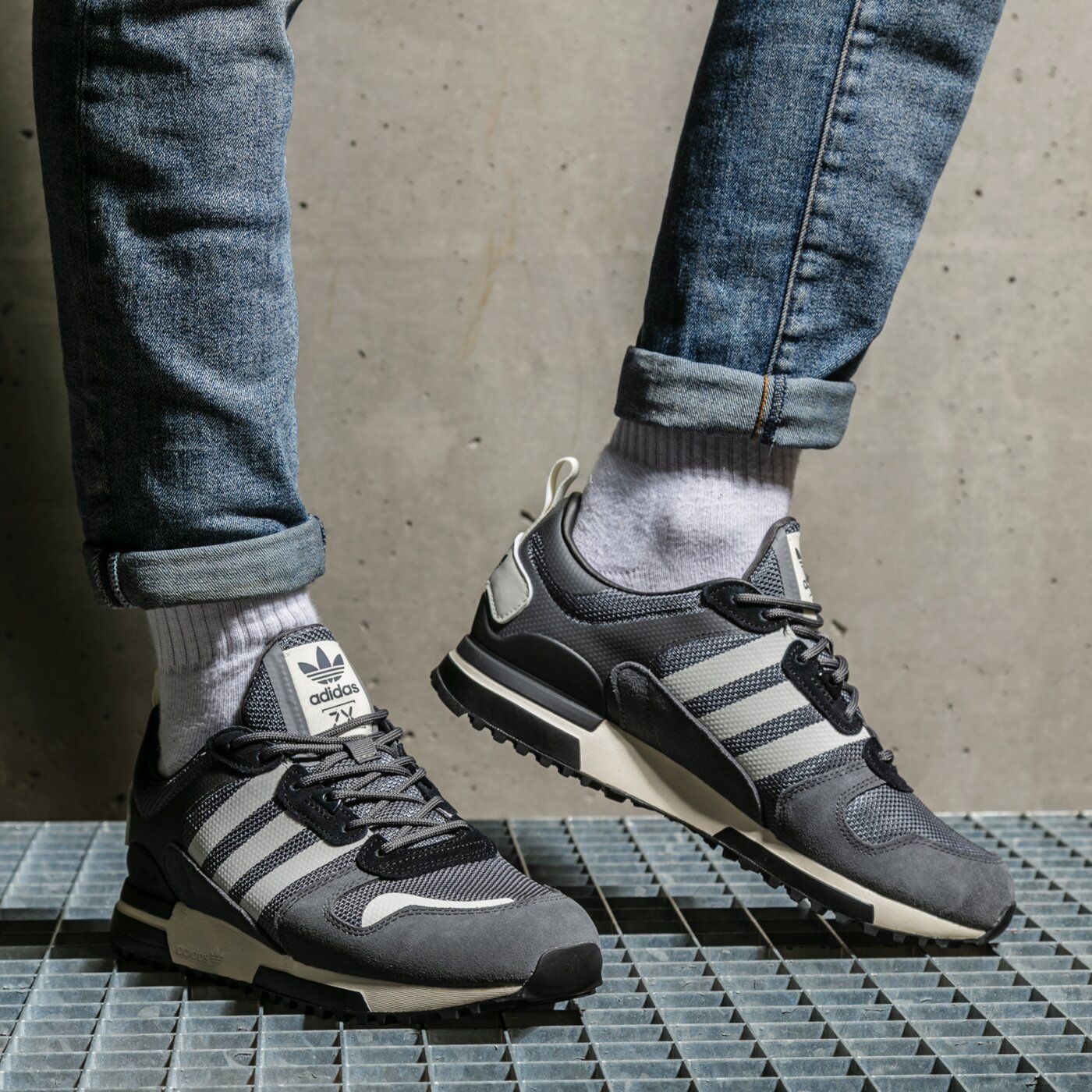 ADIDAS ZX 700 HD H01851 ✓ SZÜRKE ✓ 31 990,00 Ft! Legendás Sportcipő ✓ Férfi  Cipő adidas a ✪ Sizeer üzletben ✪