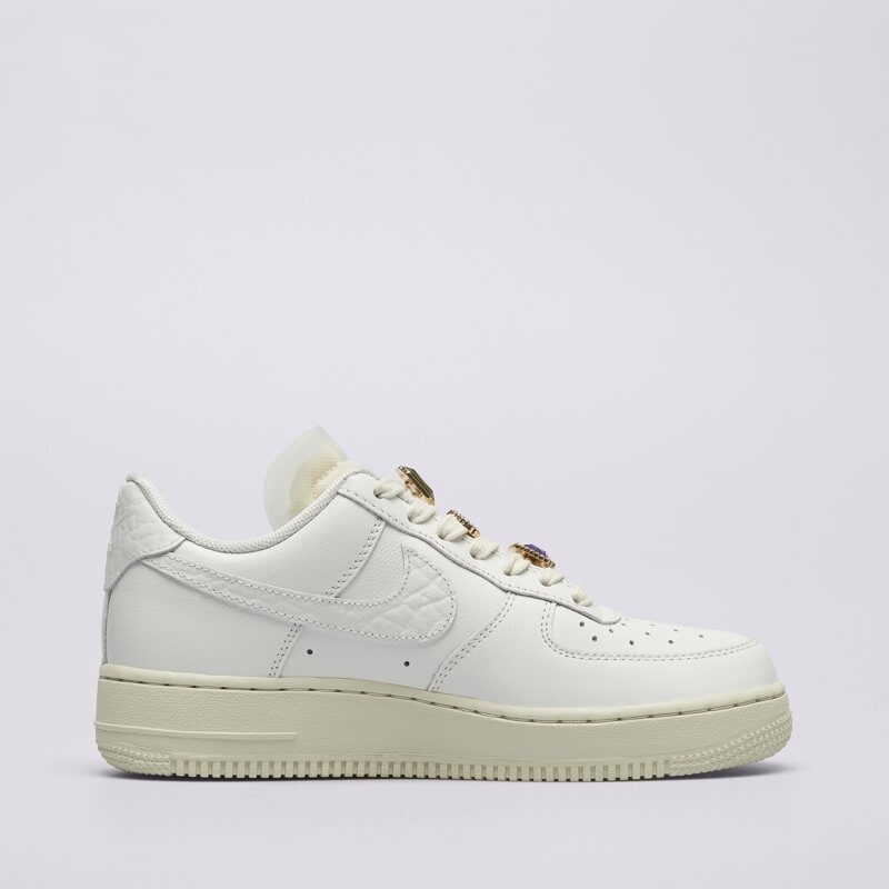 NIKE AIR FORCE 1 LOW PREMIUM