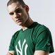 Férfi póló NEW ERA PÓLÓ SS MLB SEASONAL TEAM LOGO TEE NEYYAN HOG 12033499 szín: zöld