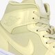 Női sportcipők WMNS AIR JORDAN 1 MID SE  ck6587-200 szín: arany