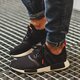 Férfi sportcipők ADIDAS NMD_R1 b37621 szín: fekete