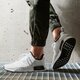 Férfi sportcipők ADIDAS NMD_R1 db3587 szín: fehér