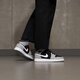 Gyerek sportcipők AIR JORDAN 1 MID SE (GS)  dm6216-016 szín: fekete