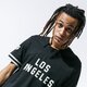 Férfi póló NEW ERA PÓLÓ NBA WORDMARK TEE LAKERS LOS ANGELES LAKERS BLK 12123883 szín: fekete