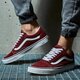 Férfi sportcipők VANS UA OLD SKOOL vn0a38g15u71 szín: bordó