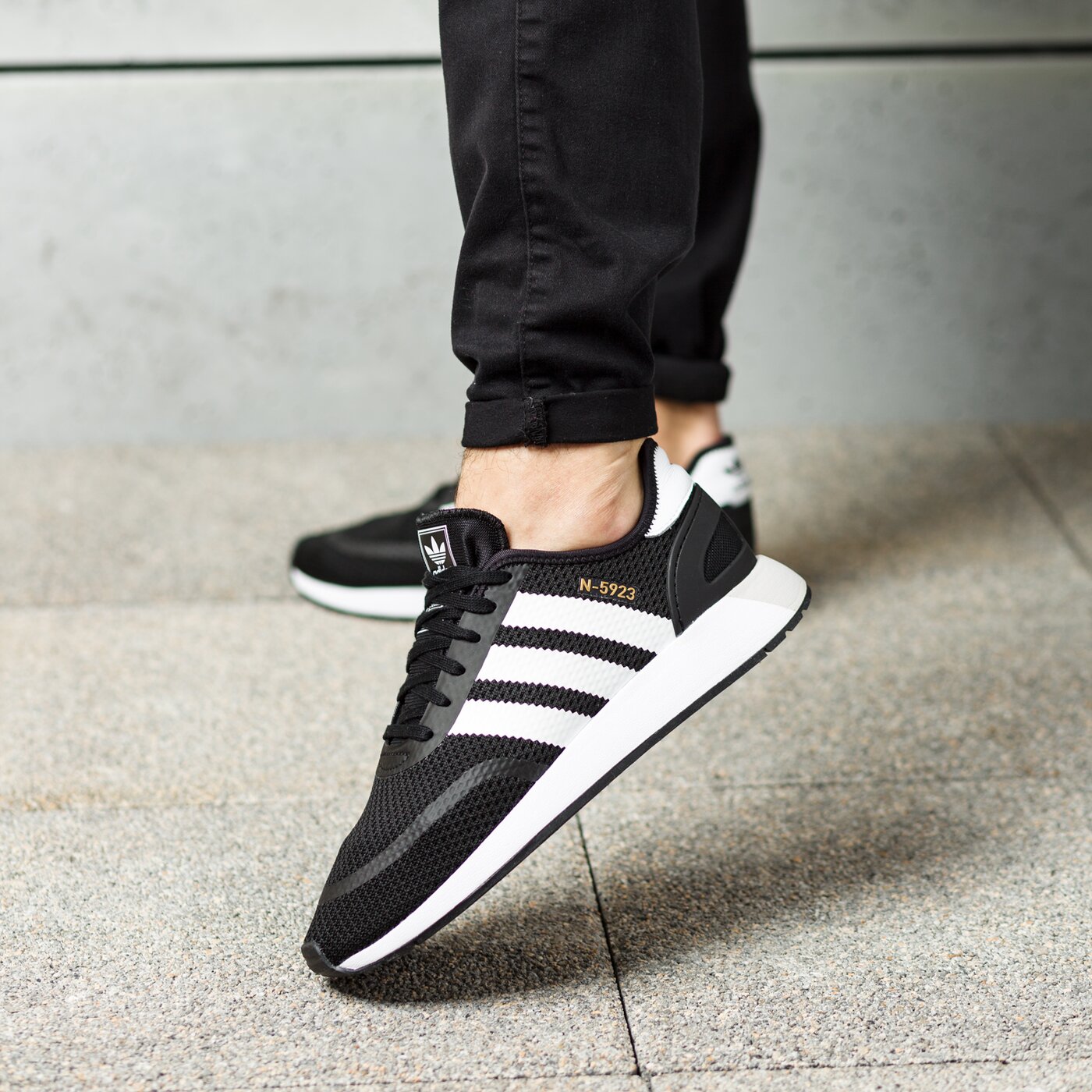 cq2337 adidas