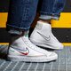 Gyerek sportcipők NIKE BLAZER MID '77  dm9475-100 szín: fehér