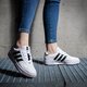 Gyerek sportcipők ADIDAS COURTIC J gy3641 szín: fehér