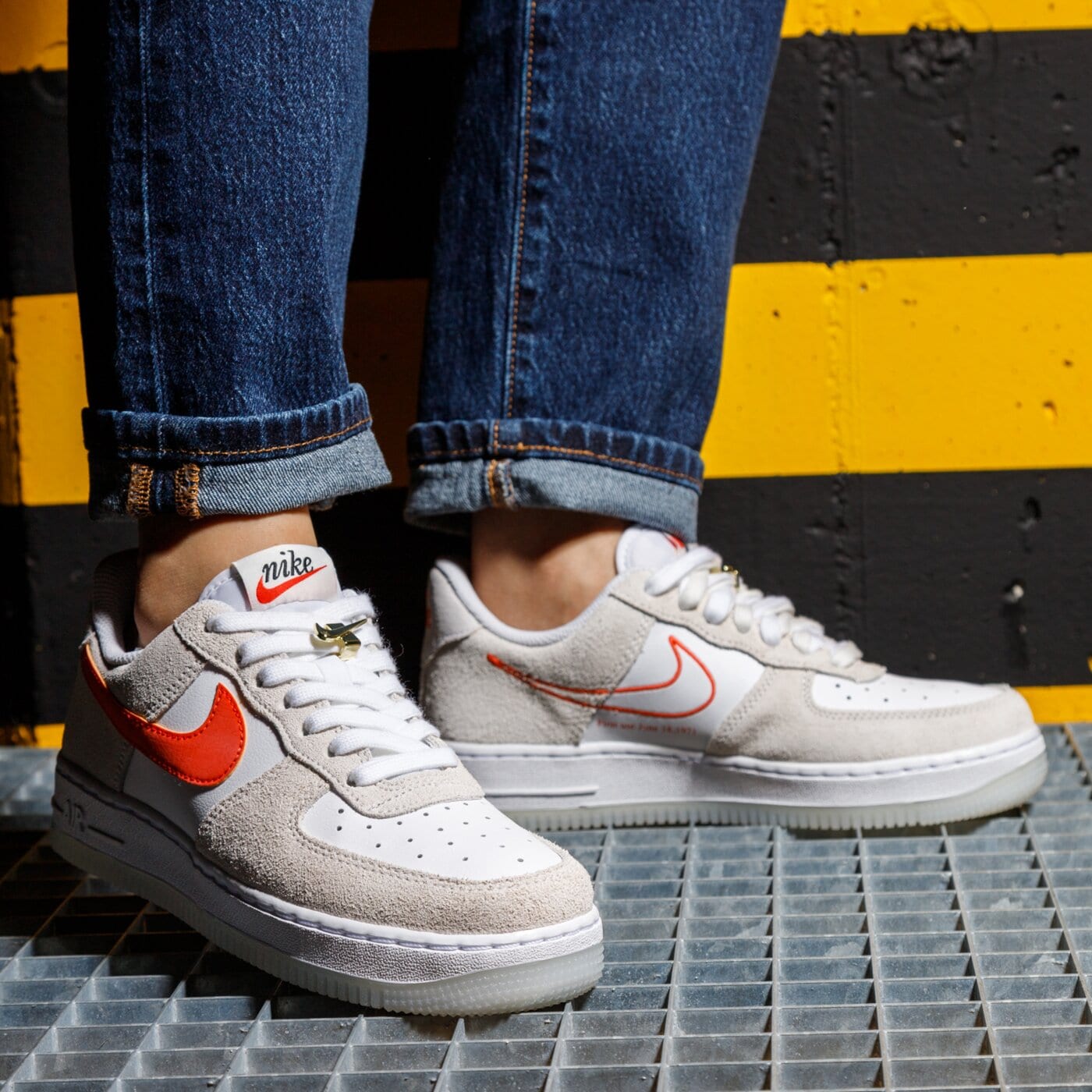NIKE AIR FORCE 1 '07 SE DA8302-101 ✓ BÉZS ✓ 40 990,00 Ft! Legendás  Sportcipő ✓ Női Cipő Nike a ✪ Sizeer üzletben ✪