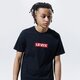 Férfi póló LEVI'S PÓLÓ BOXTAB GRAPHIC TEE 85785-0002 szín: fekete