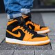 Férfi sportcipők AIR JORDAN 1 MID 554724081 szín: narancssárga