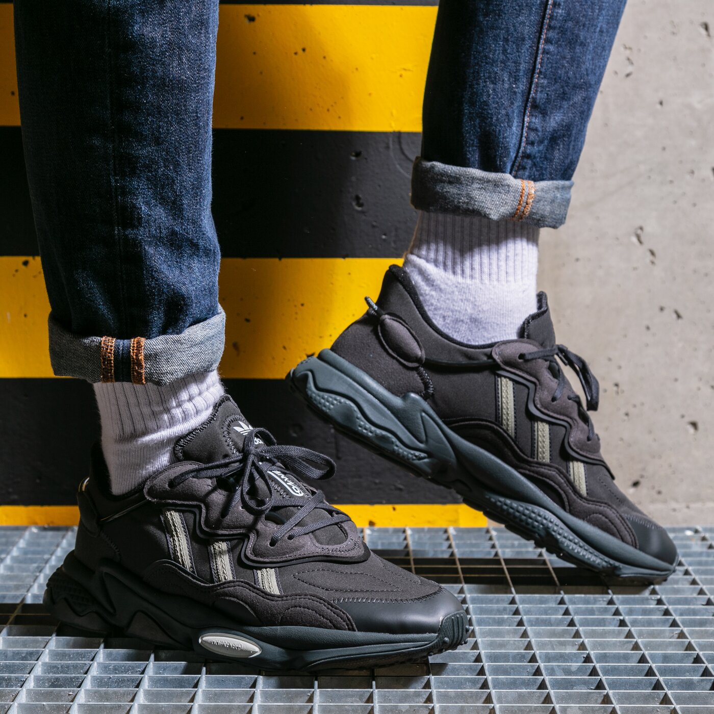 Sneakers adidas Originals Ozweego cwhite / cblack / focoli (H04242) –  Queens 💚