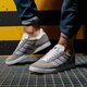 Férfi sportcipők ADIDAS GAZELLE  fu9663 szín: szürke