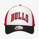 Férfi baseball sapka NEW ERA SAPKA TEAM ARCH TRUCKER BULLS CHICAGO BULLS BLK 60141869 szín: fehér