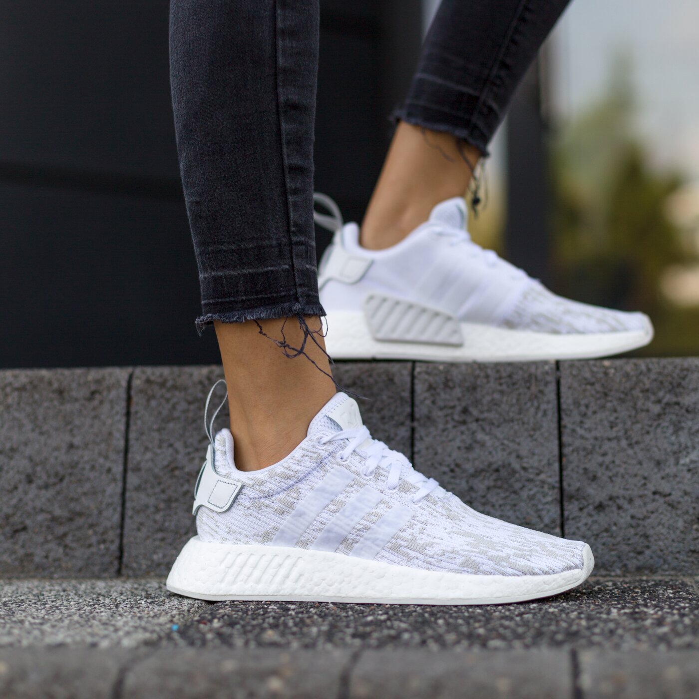 Női sportcipők ADIDAS NMD_R2 W by8691 szín: szürke