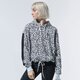 Női pulóver PUMA PULÓVER KAPUCNIS CLASSICS CROPPED HOODY AOP 59874999 szín: fekete