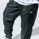 Férfi nadrágok NEW ERA NADRÁG COLOUR TRACK PANT BLKGRN NEW ERA BLKTRPWHI 12123955 szín: fekete